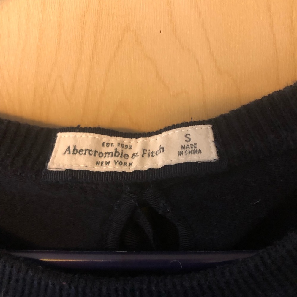 A&F Sweater - Picture 3 of 4